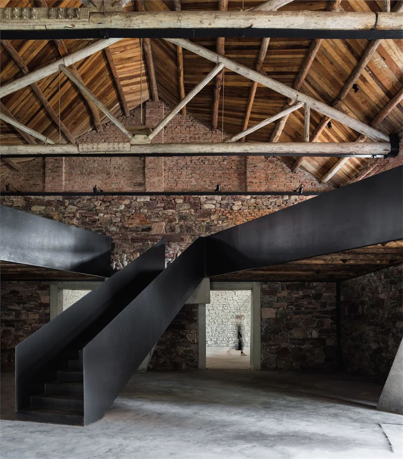 太行新宇美术馆拍照姿势,石板岩新宇美术馆