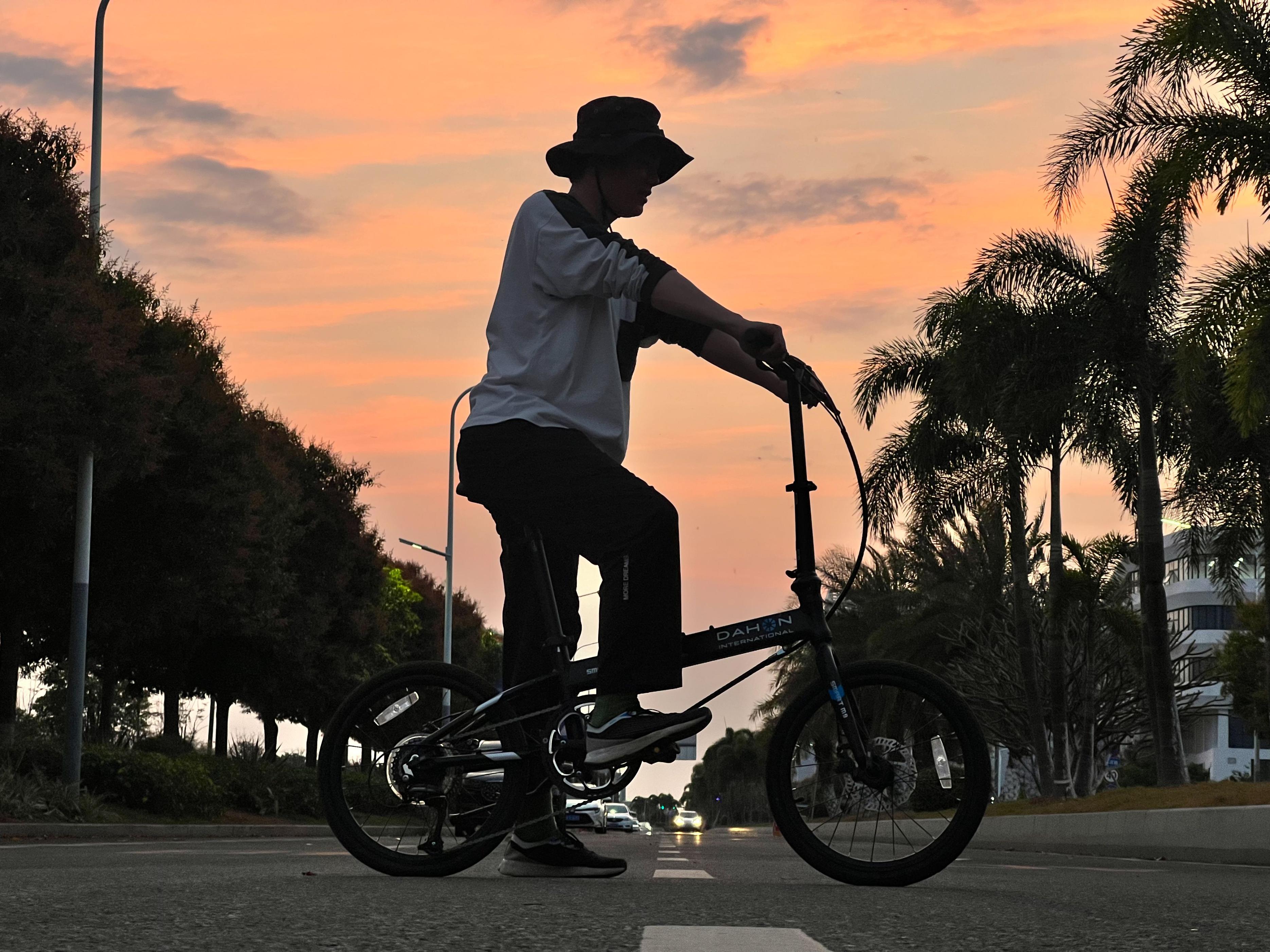 25斤，可10S折叠，200斤都能坐！小米有品众筹上线新时代出行神器