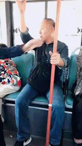 女朋友平胸是什么心理,女朋友是平胸怎么形容