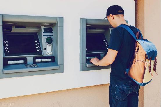 如果老人突然去世存款怎么取出来,老人去世后30万银行存款怎样取出