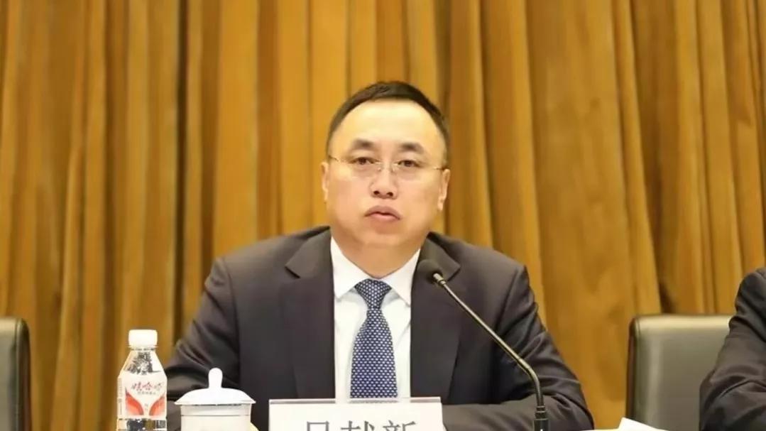 盘锦教育局长“意外”去世，疑因与老婆闺蜜偷情被堵门后坠楼身亡