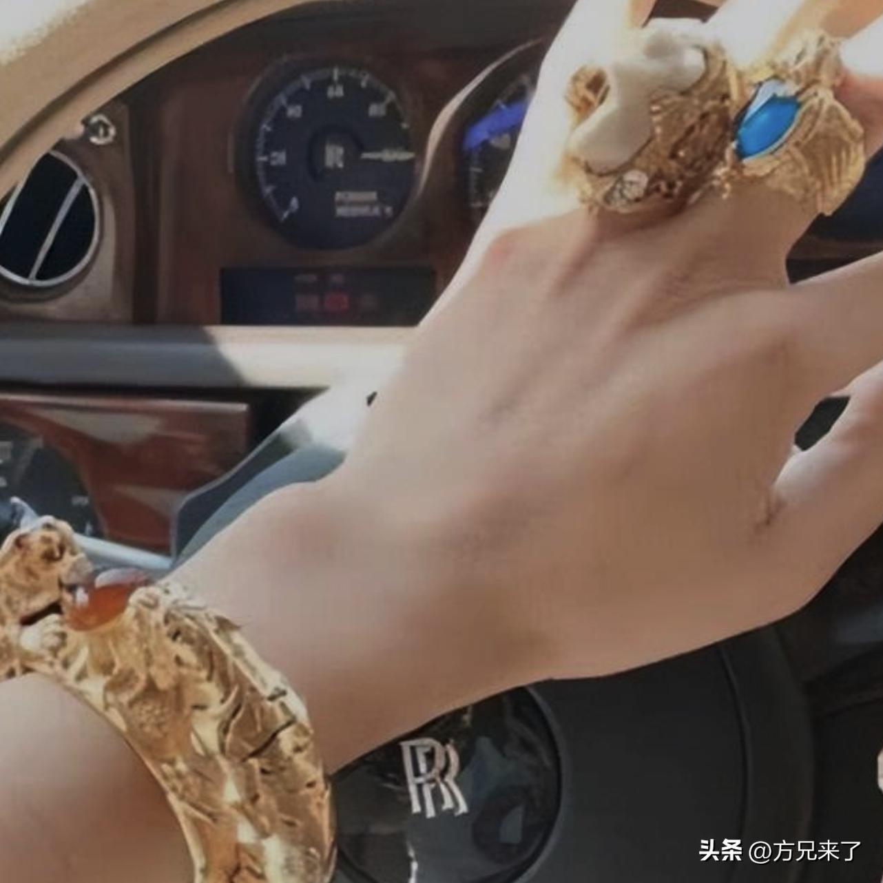 男子发现彩票网站“漏洞”,一年狂赚80亿,两套别墅囤满现金