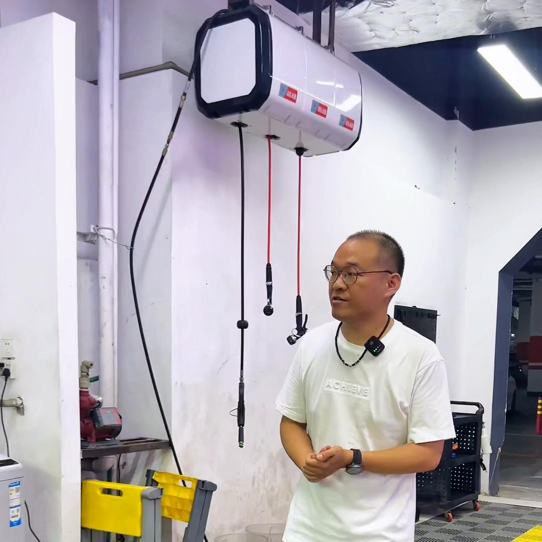 洗车店内饰清洁全过程,大型洗车店用什么清洗