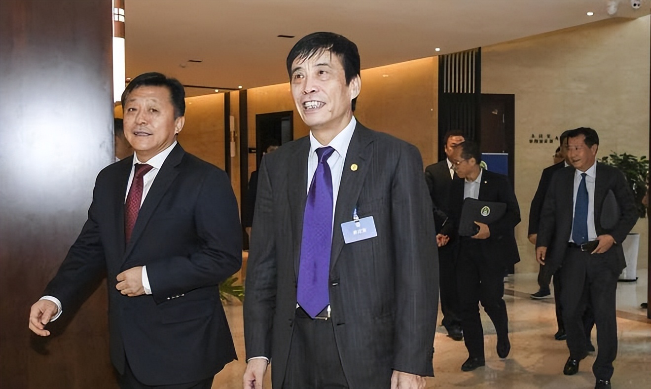 真相大白！孙雯做足协主席悬念揭晓，名记爆料最新消息，情况突变