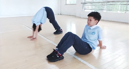 体育课自制体育器材,体育课有趣的体育器材