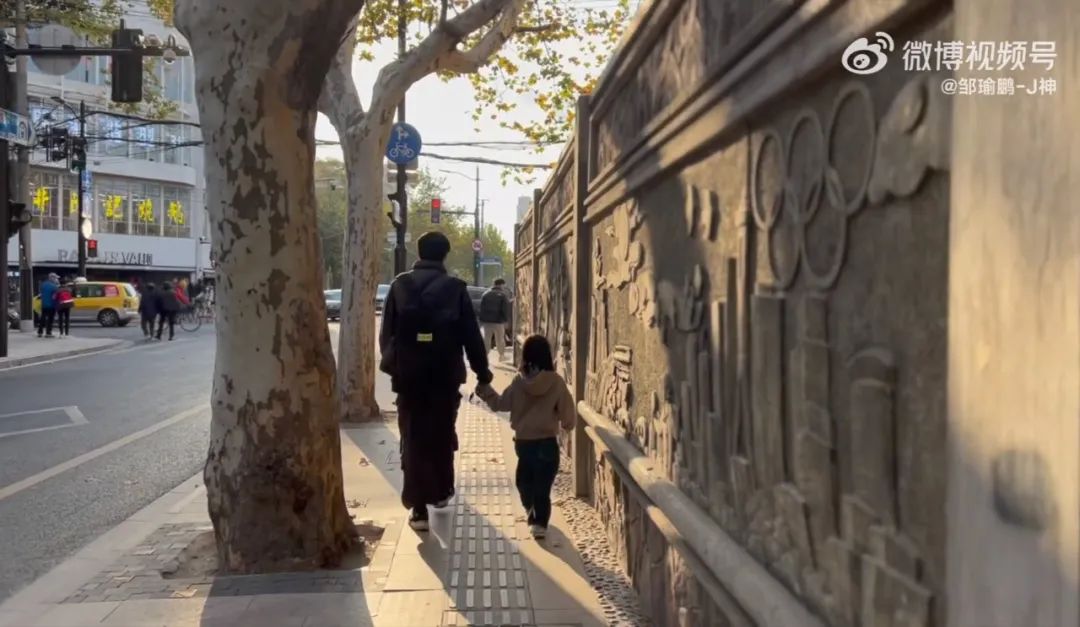 拍欧阳娜娜的小摄影师,年龄最小的摄影网红