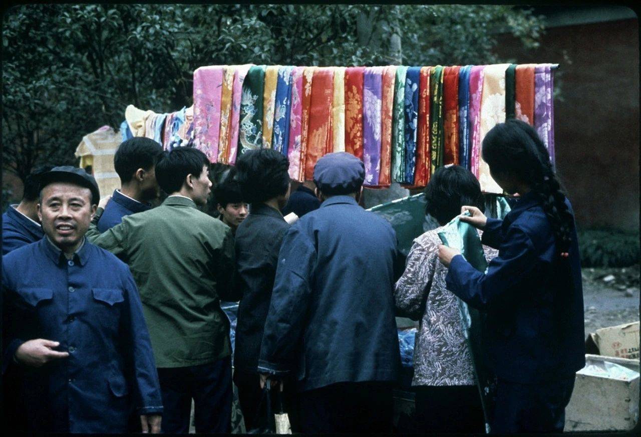 80年代欧美中性风穿搭,复古风穿搭80年代衣服