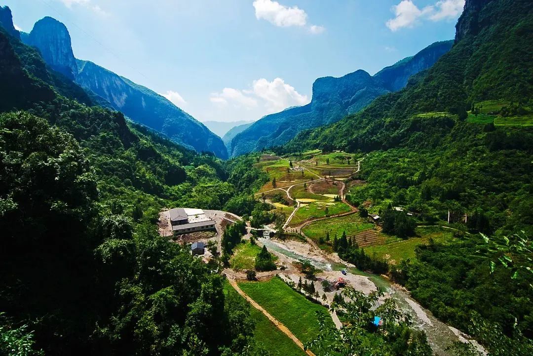 湖北恩施夏季热吗,湖北恩施人间仙境图片