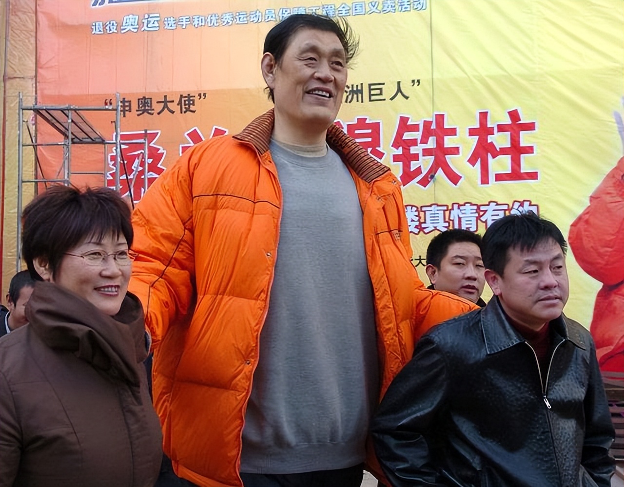 盘点cba历史十大中锋,cba总决赛姚明51分21篮板