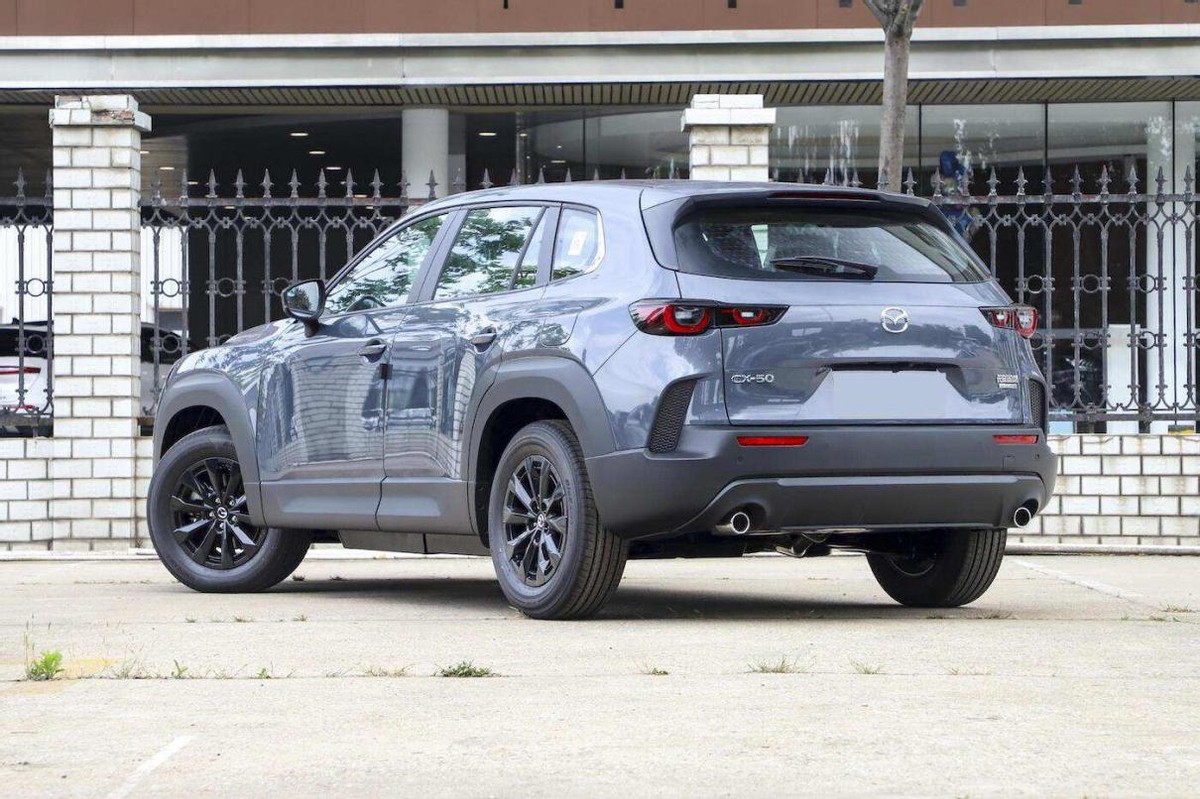 马自达阿特兹好还是本田crv好,第一代本田crv对比马自达六