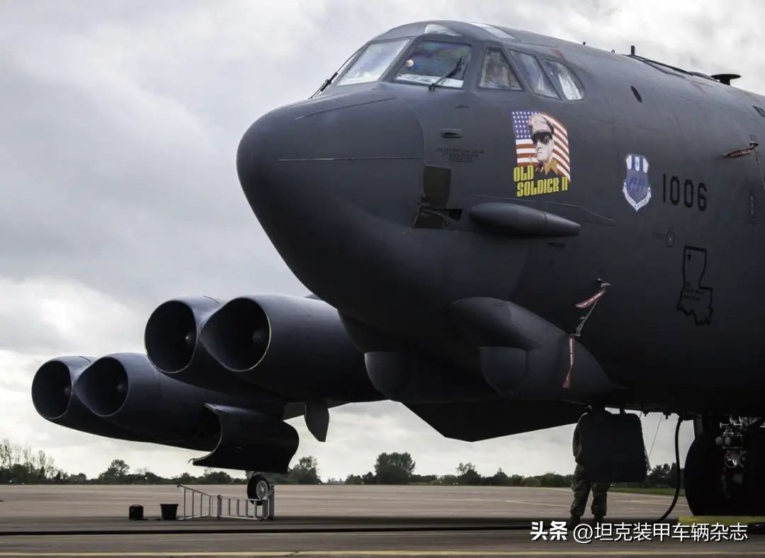 超级巨型蝙蝠,美国超级大黄蜂战斗机雷达叫什么