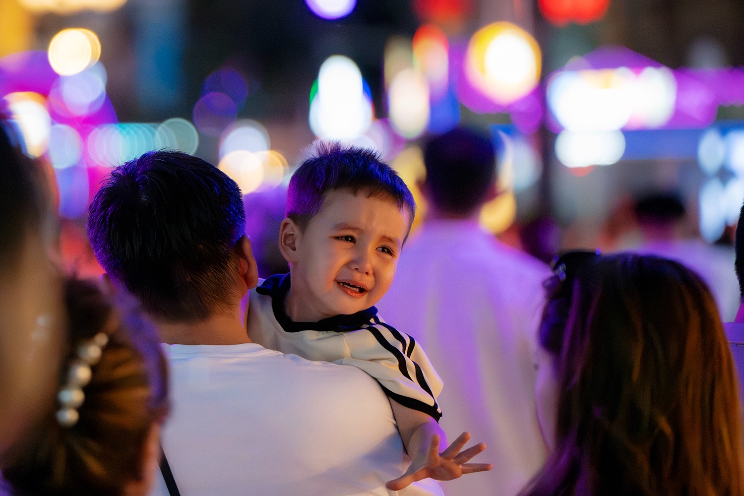 夜幕下的乌鲁木齐尼康小三元*疆新**试用手记