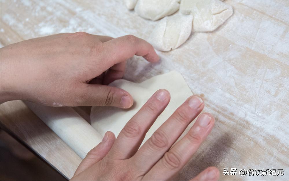 重庆女子做“世界杯饺子”走红，3万人点赞，网友：高手在民间