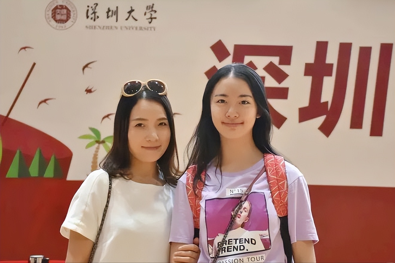 深圳大学通知书变化,深圳大学让每一个新生充满新生