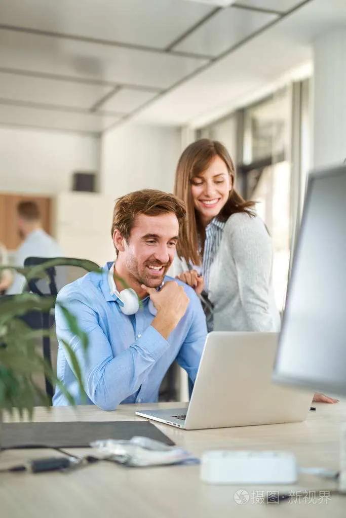 与男同事暧昧不清该怎么办,喜欢上公司同事怎么办