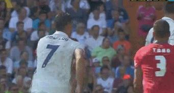 亲历两期银河战舰的拉莫斯与利物浦复兴基石的范戴克，你中意谁？