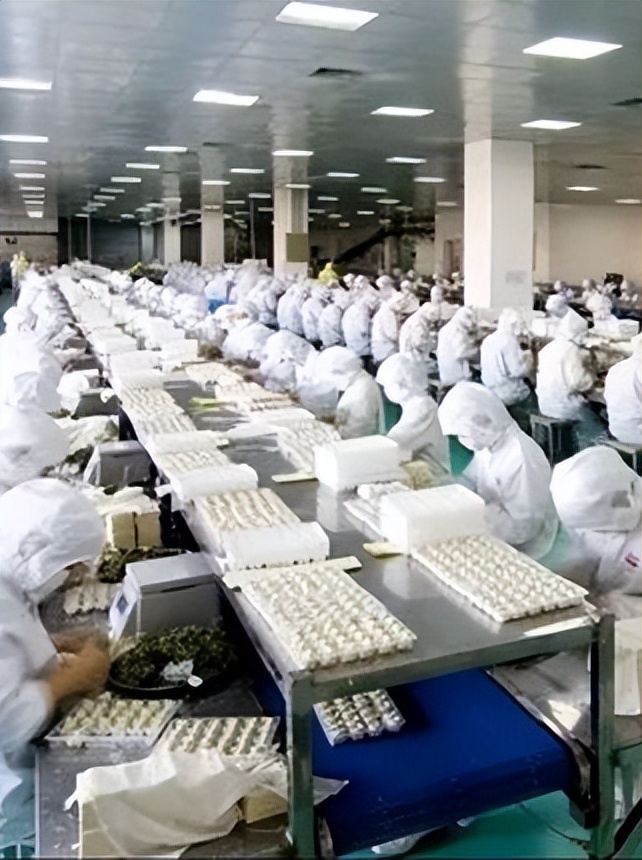 吃了烤肠里面的蛆会有事吗,火腿肠里吃到虫子是真的吗