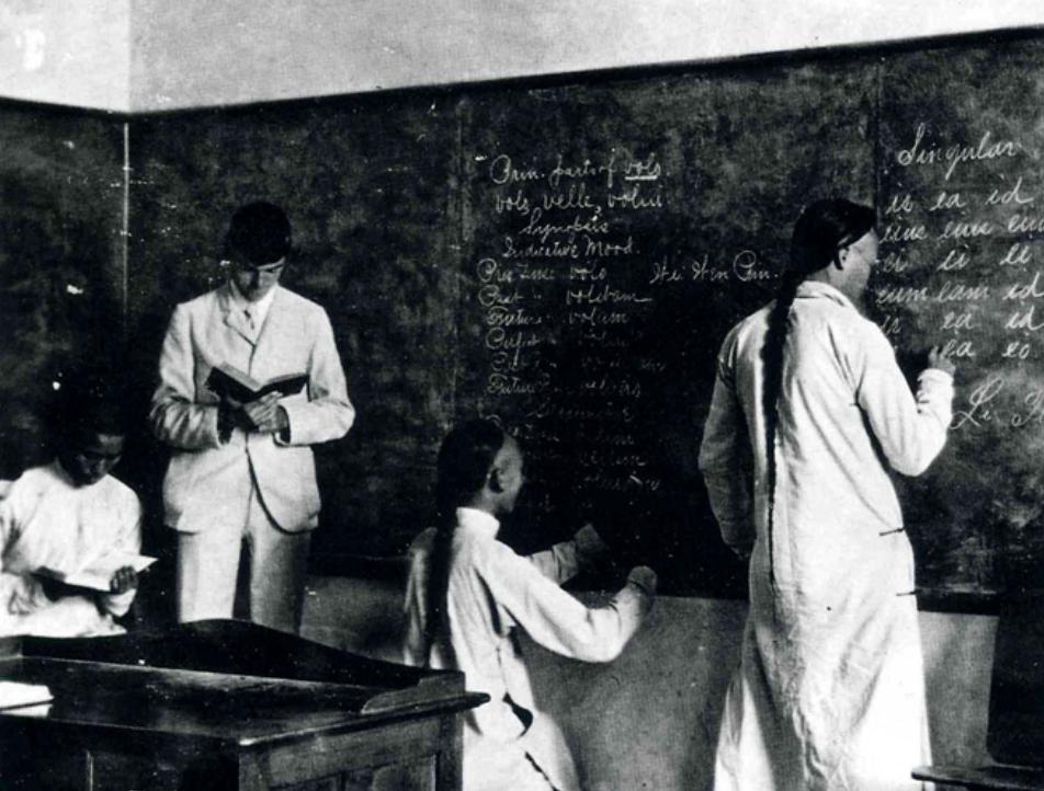 晚清时期的“祛魅”：传统中国社会的“梦醒时分”｜专访张洪彬