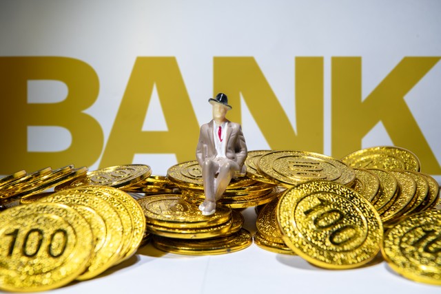 钱难挣，屎难吃！普通的我们该怎么挣钱呢？一起分享一下你的想法