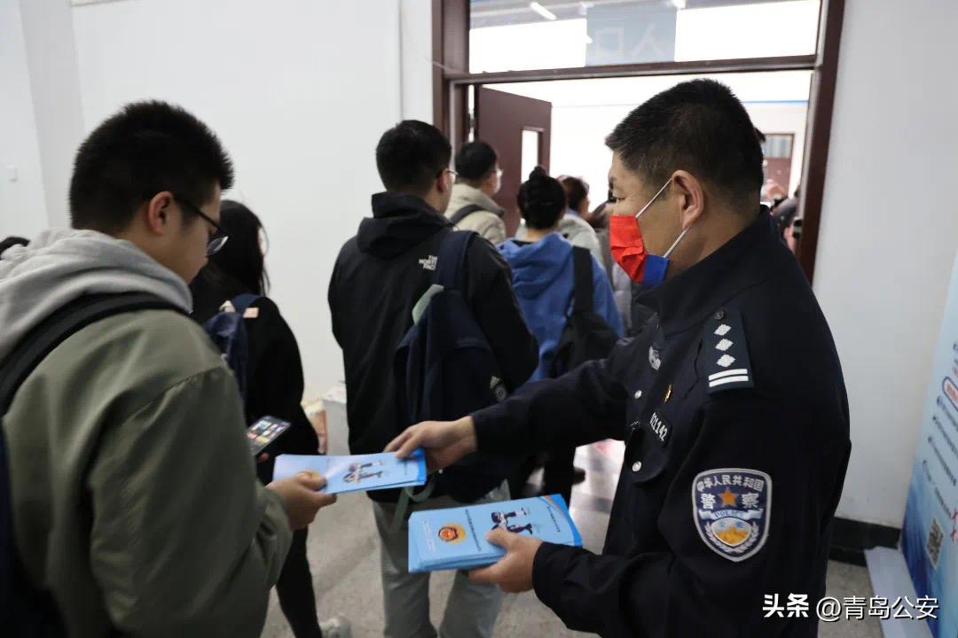 宣传反诈知识志愿服务活动,公安机关带领反诈志愿者宣传活动