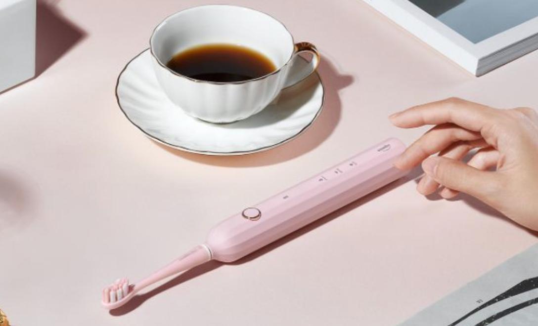 usmle电动牙刷和华为电动牙刷,飞利浦牙刷和usmile电动牙刷