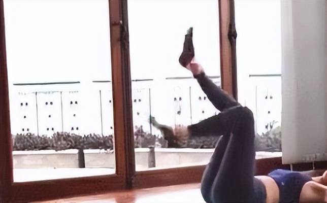 腹部赘肉多4个训练动作教你减腹,怎么瘦腹两侧赘肉