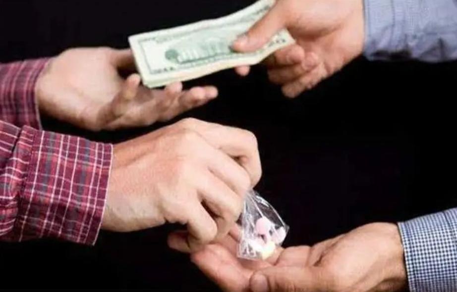 19年，浙江美女深夜朋友圈发布“暗语图形”，警方破译后6人入狱