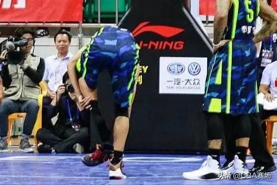 易建联最新耐克视频,易建联耐克大楼