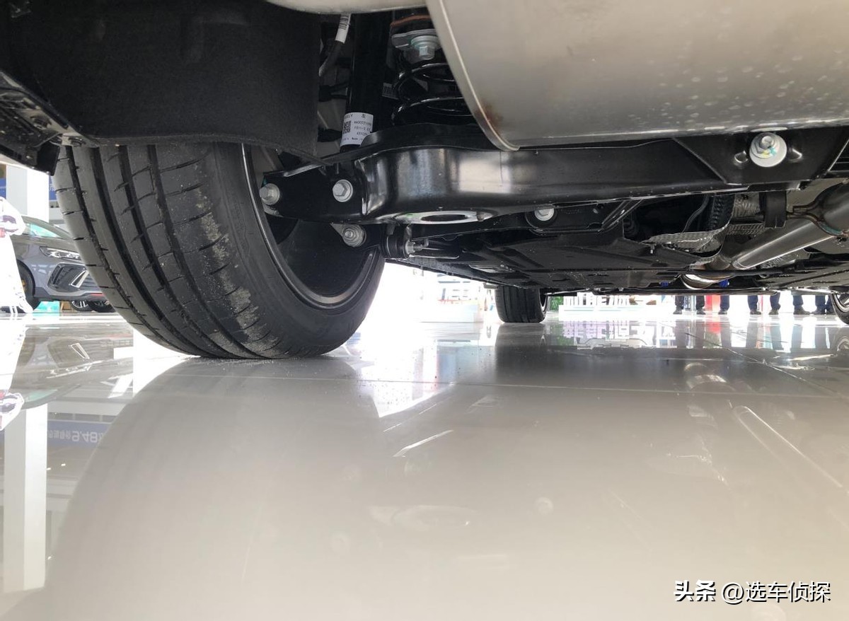 星瑞活塞环,2023款吉利星瑞石青色