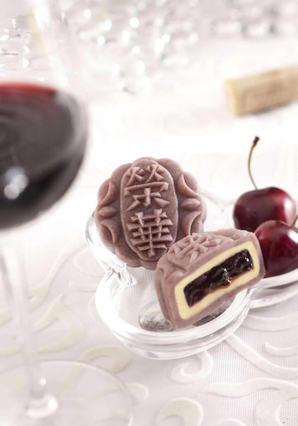 中秋月亮壁纸图片,中秋节吃月饼背景图片