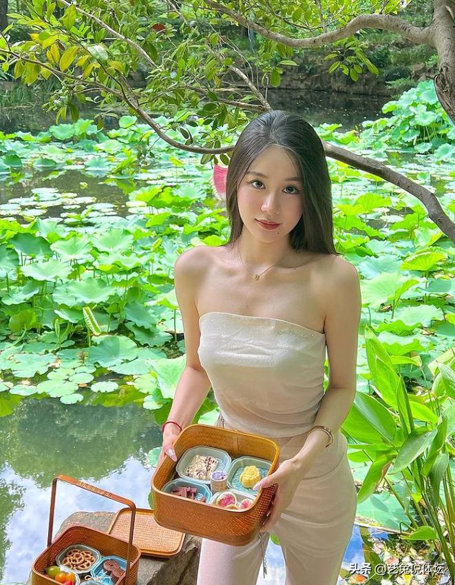 范志毅女儿妻子同框,范志毅女儿和他现任妻子