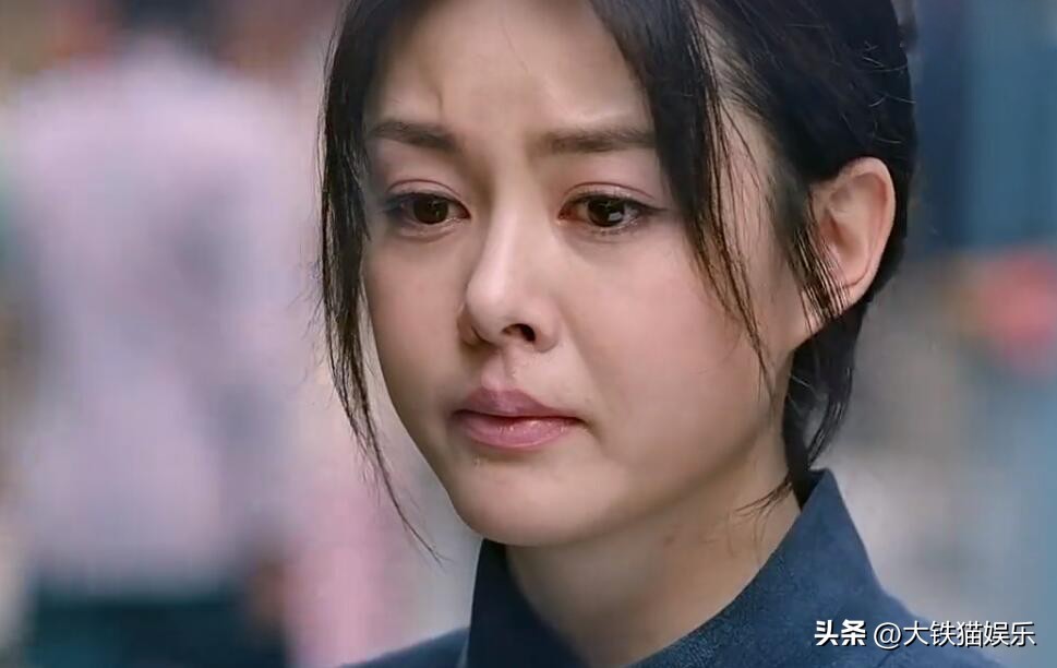 “荧幕女兵”的消亡史：蛇精脸、大浓妆，求你们别再*辱侮**战士了