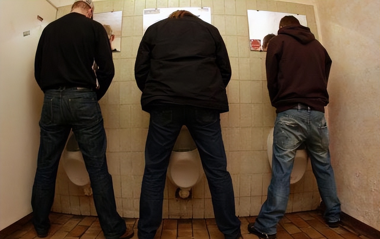 为什么女的喜欢一起上厕所,女生为什么喜欢一起去厕所