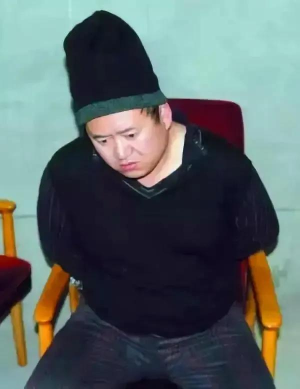 同样是男女搭配绑架勒索，他们比法子英劳荣枝“高”在哪里