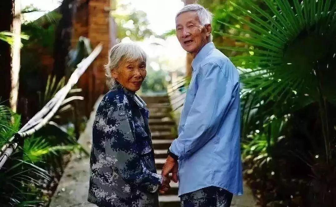 中国第一批女伞兵马旭,中国第一批女空降兵马旭有孩子吗