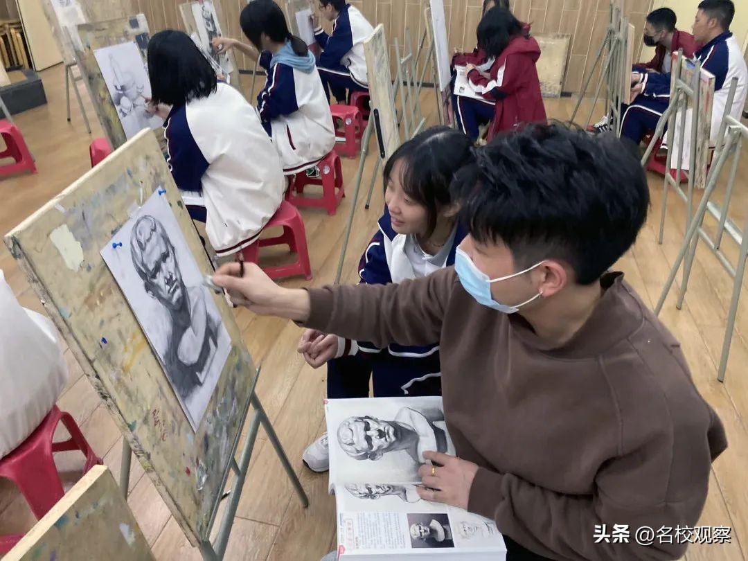 成冠高中部选修课堂，精彩纷呈校本课，激情洋溢求学心