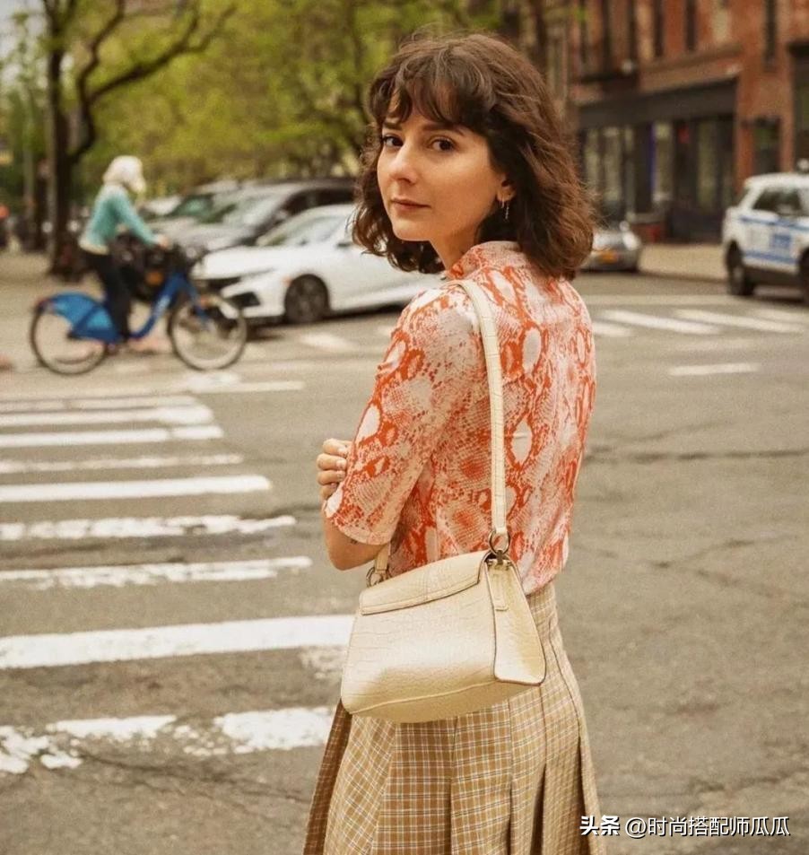 韩式齐肩烫发显脸小,发量多适合的烫发齐肩显脸小