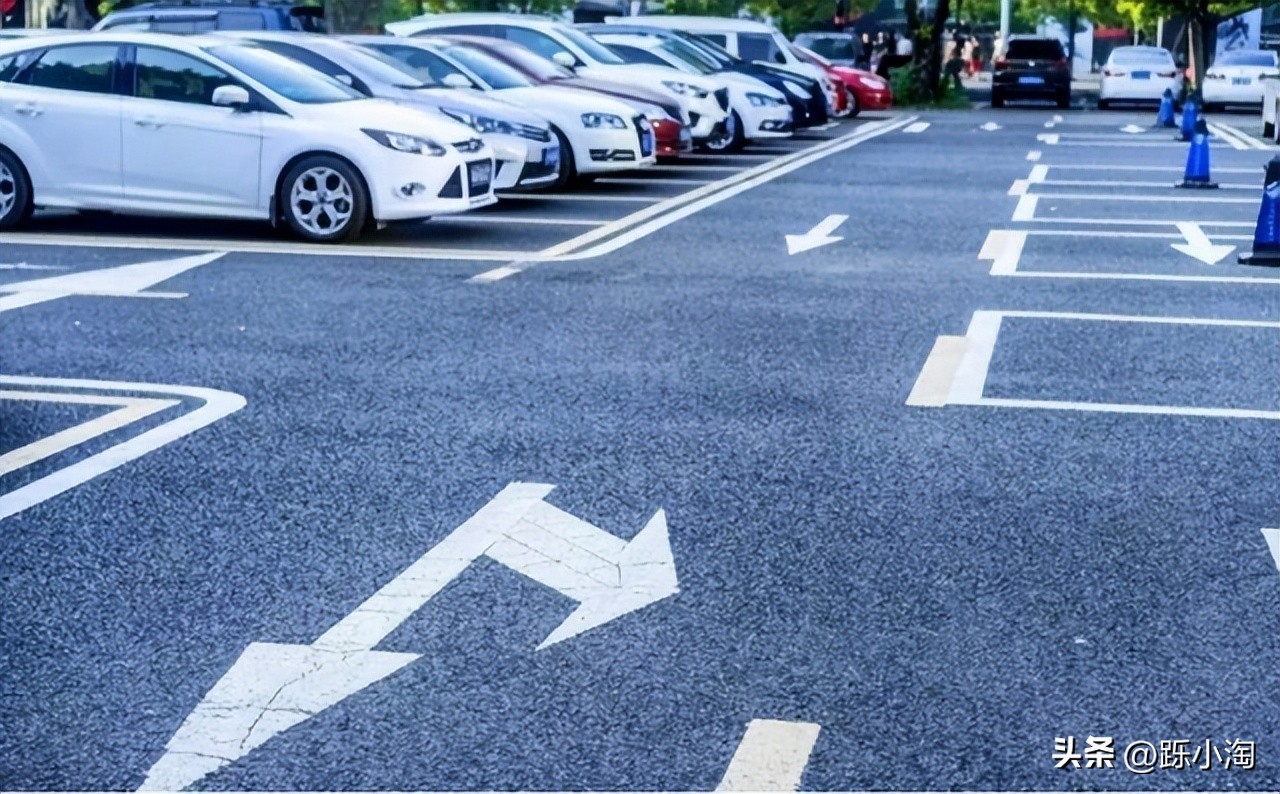 4000元工资适合开多少钱的车,月薪多少才能开30万左右的车