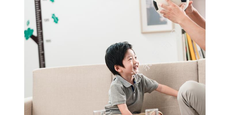 孙子头上磕了一个包，儿媳辞职并让她回老家，一周后打来电话哭了