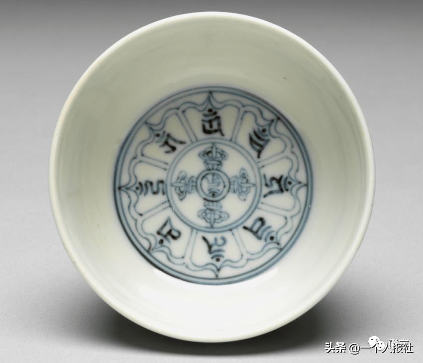 瓷中臻品景德镇,斗彩瓷的历史记录