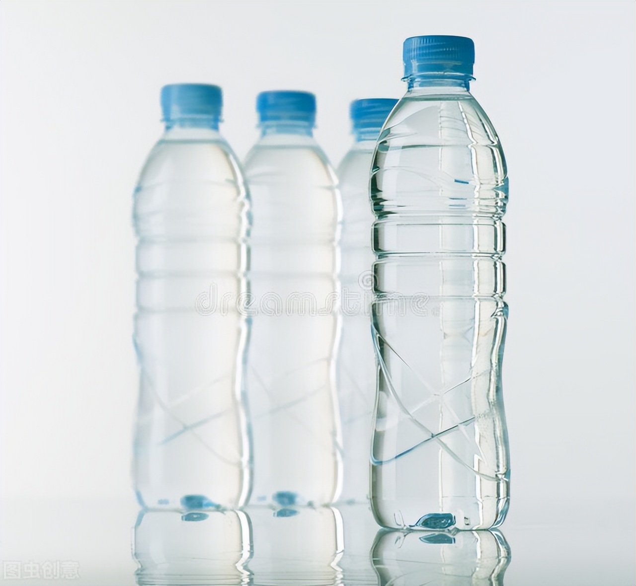 马桶堵了？用上一个塑料袋就能快速疏通，不用花上百元请师傅掏