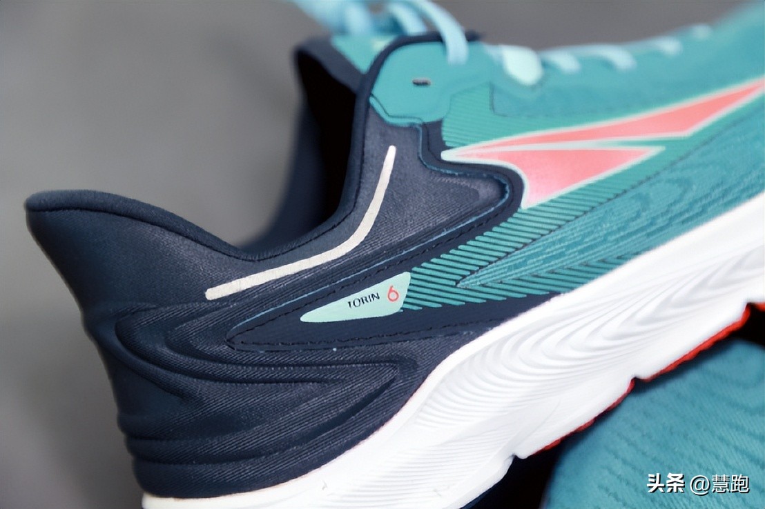 跑鞋科技的深度思考：没有碳板的跑鞋就过时落后了吗？