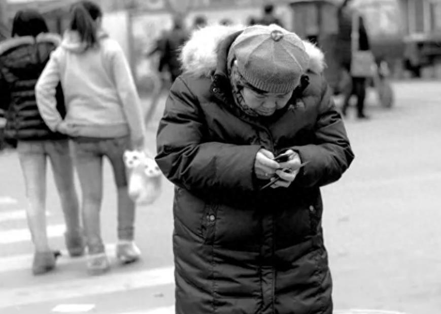 广东一男子罔顾人伦，竟将手伸向自己的母亲，是何结局？