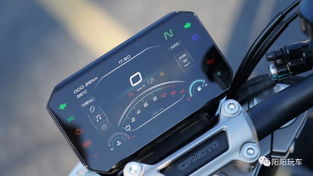 春风450NK三千公里还能卖多少钱,5000左右单缸300cc街车