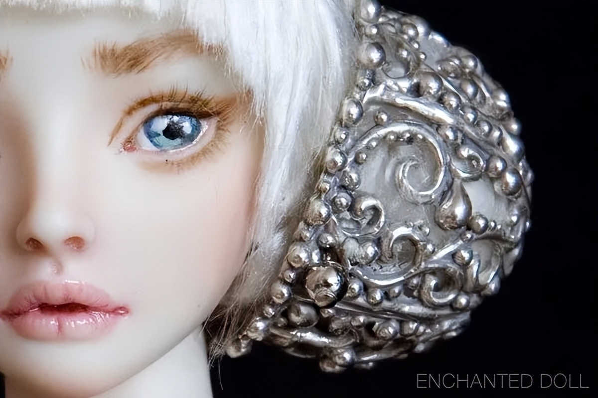 惊呆!李晨花200万为范冰冰定制的新娘娃娃,原来长这样!