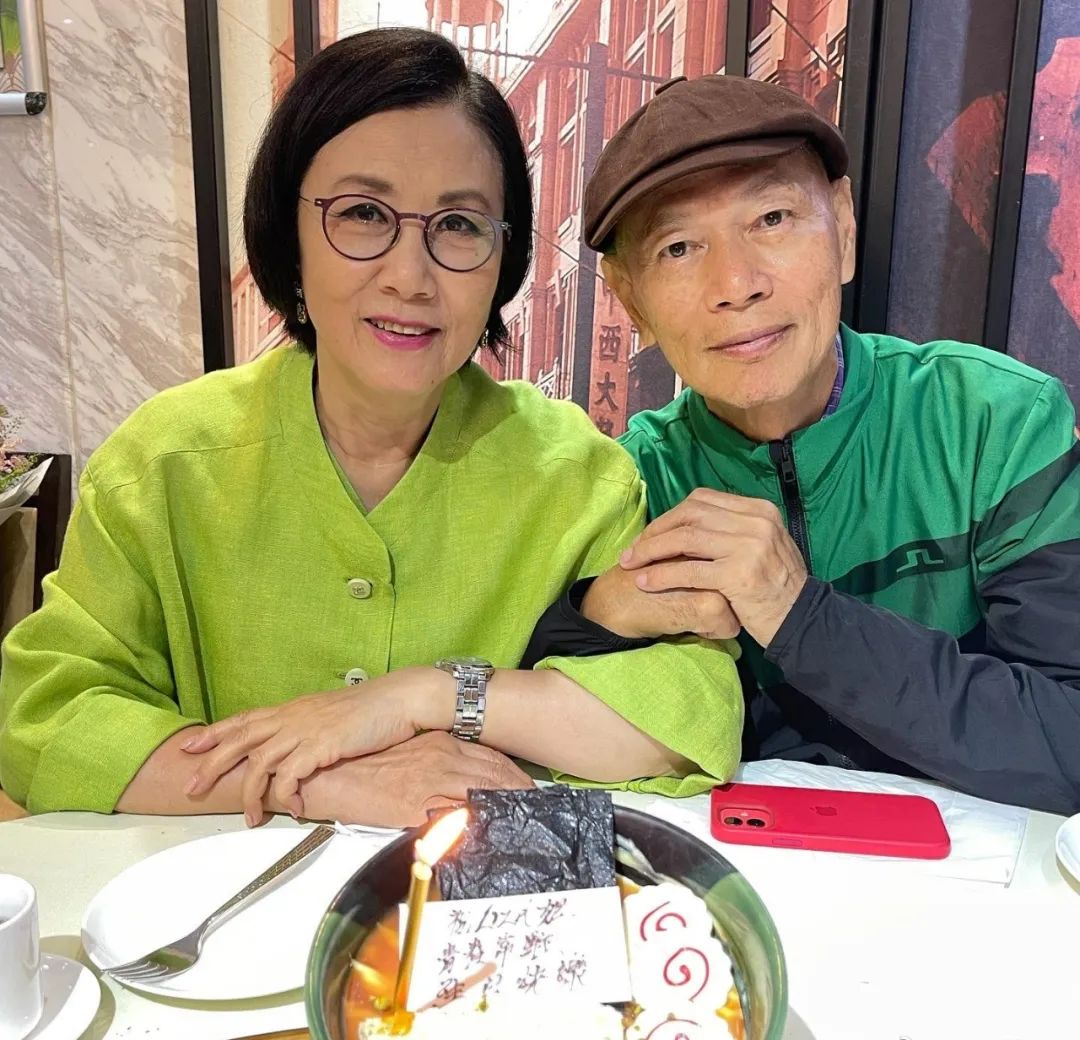 罗家英哀悼英国女王,为什么罗家英怀念英国女王