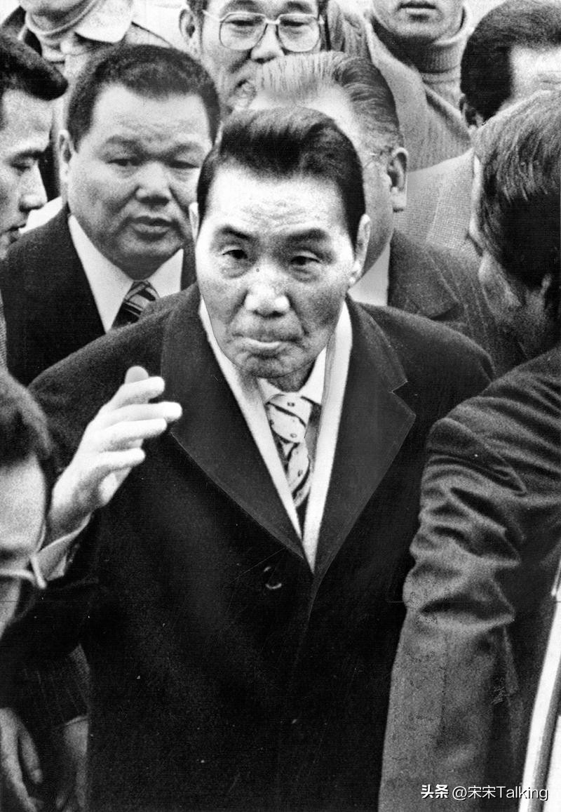 日本第一黑帮山口组百年兴衰史,日本黑帮山口组如今有多少人
