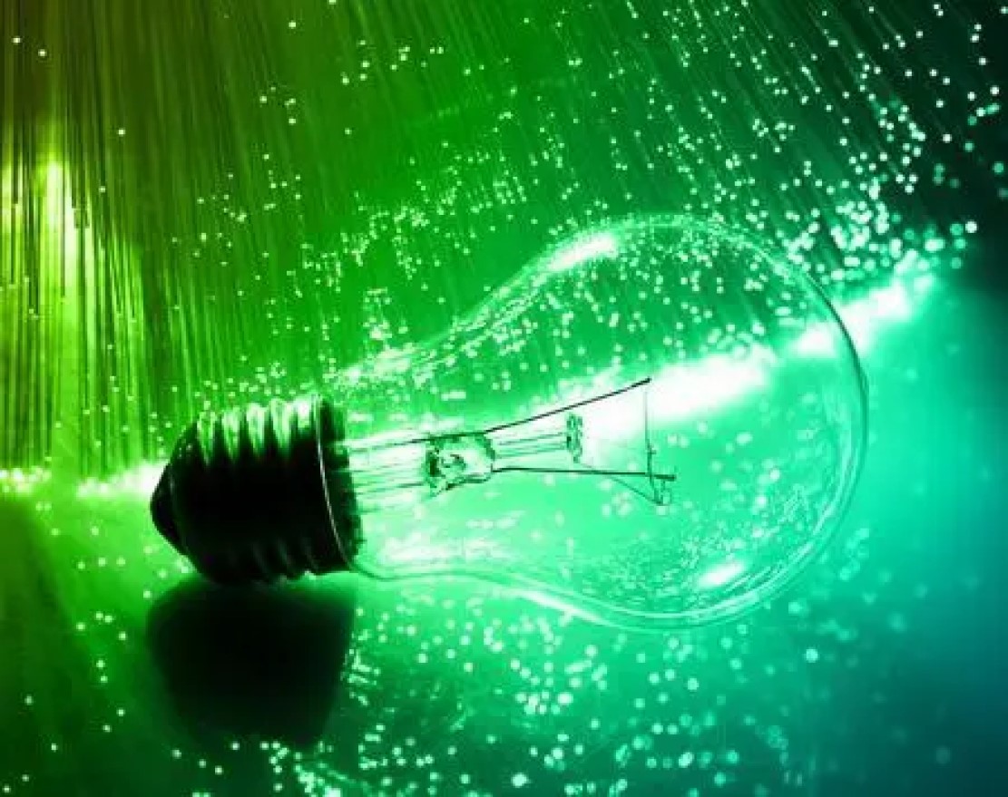 萤火虫靠什么发光是呼吸作用吗,为什么萤火虫会发射光