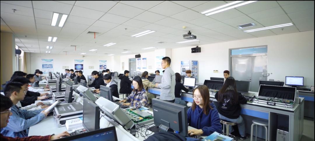 想高薪进华为需上什么大学和专业,学什么专业进阿里华为