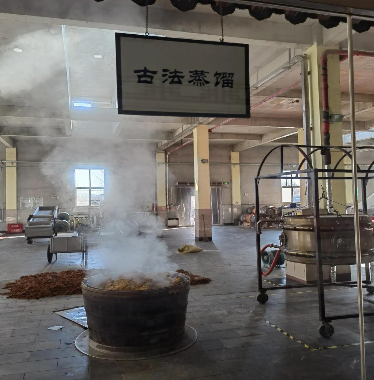 白酒假酒揭秘,低端假酒大揭秘